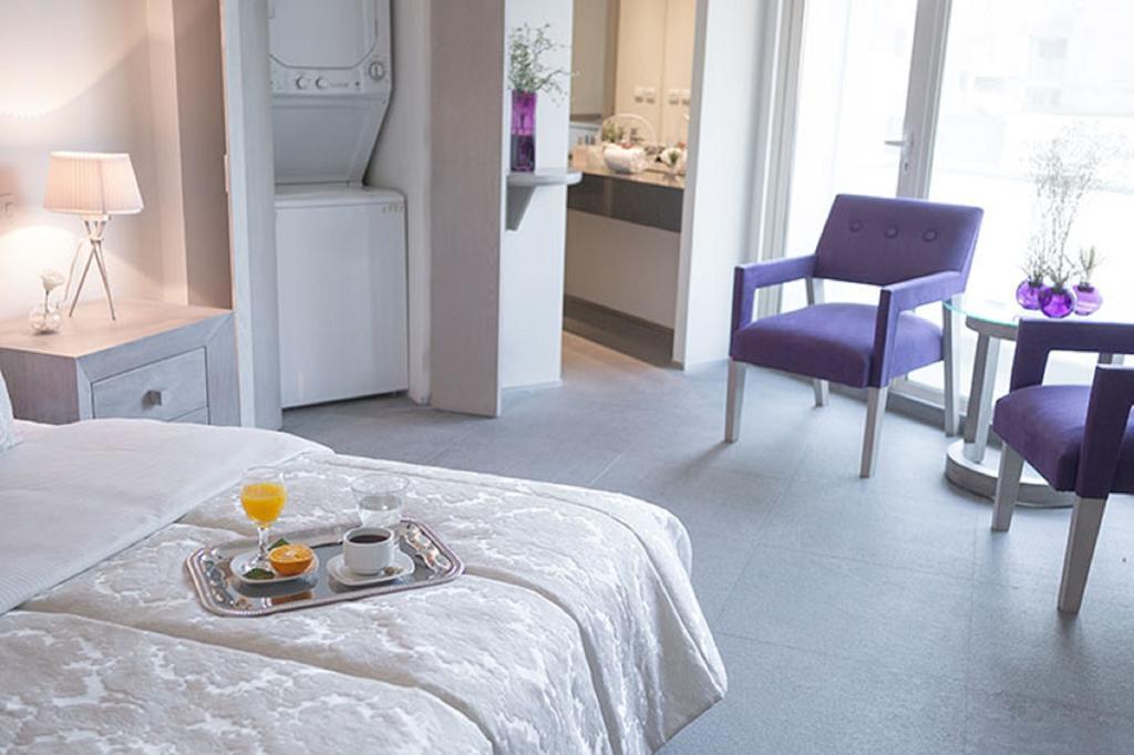 Suites Contempo Мехико Экстерьер фото A room at the hotel