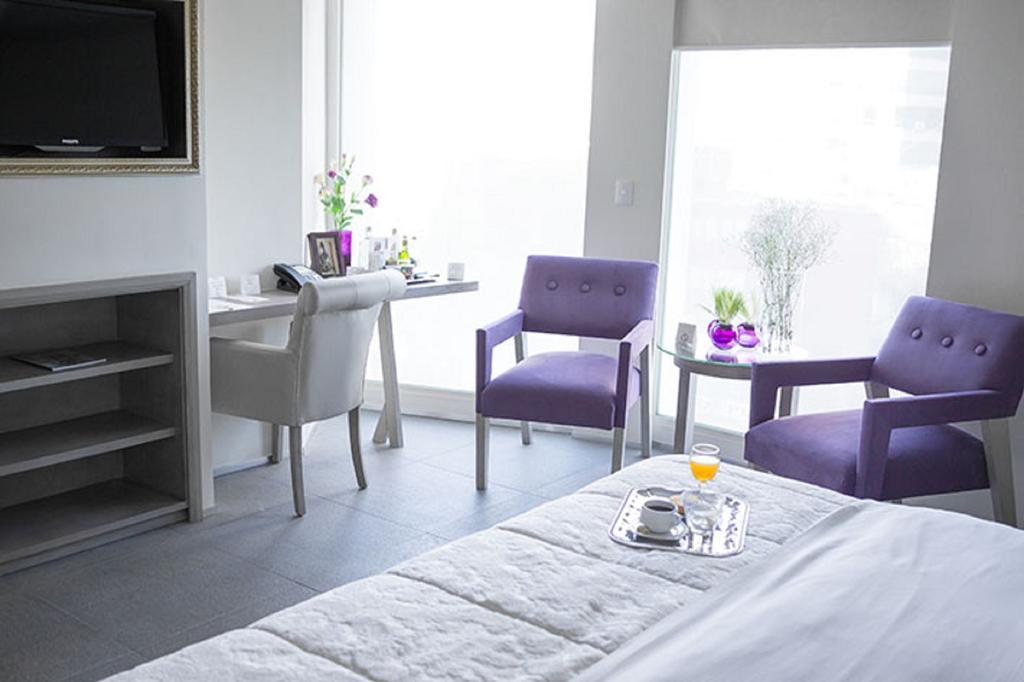Suites Contempo Мехико Экстерьер фото A room at the hotel