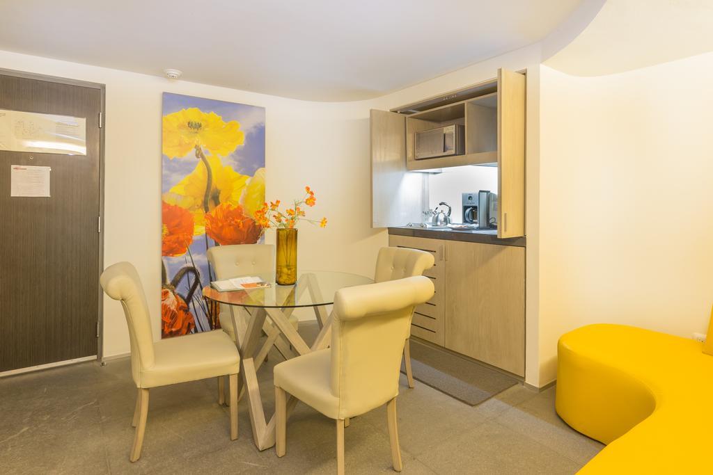 Suites Contempo Мехико Экстерьер фото A typical apartment