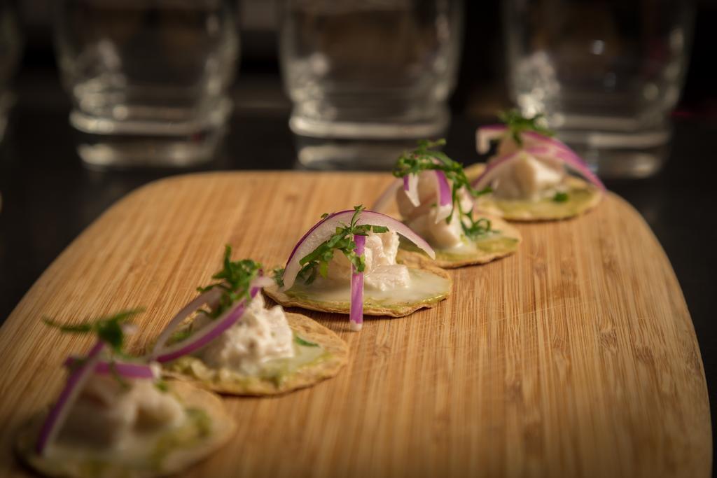 Suites Contempo Мехико Экстерьер фото Oyster shooters