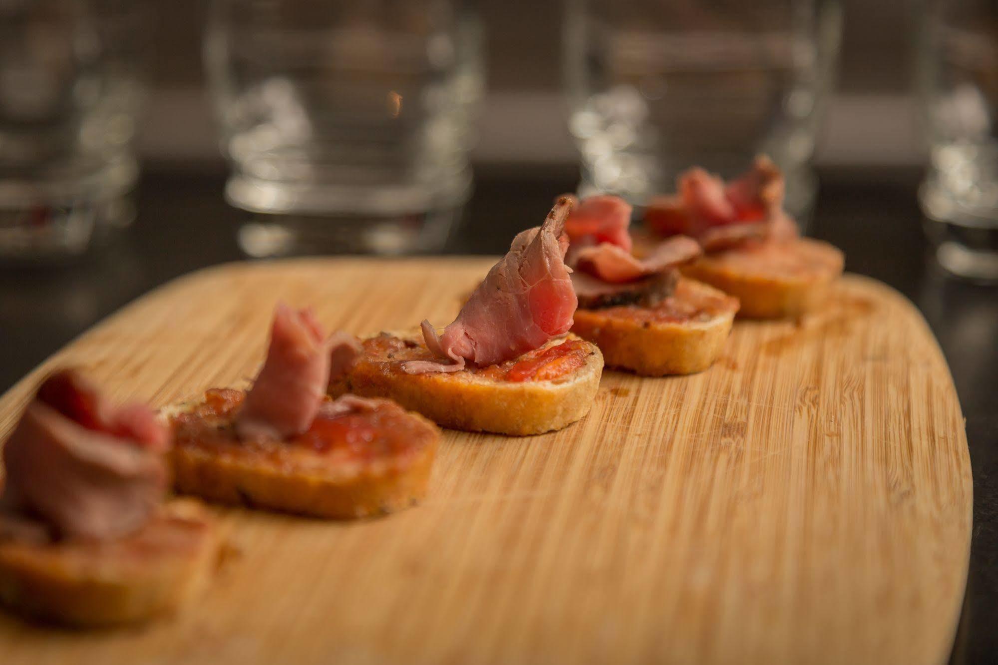 Suites Contempo Мехико Экстерьер фото Toast with ham