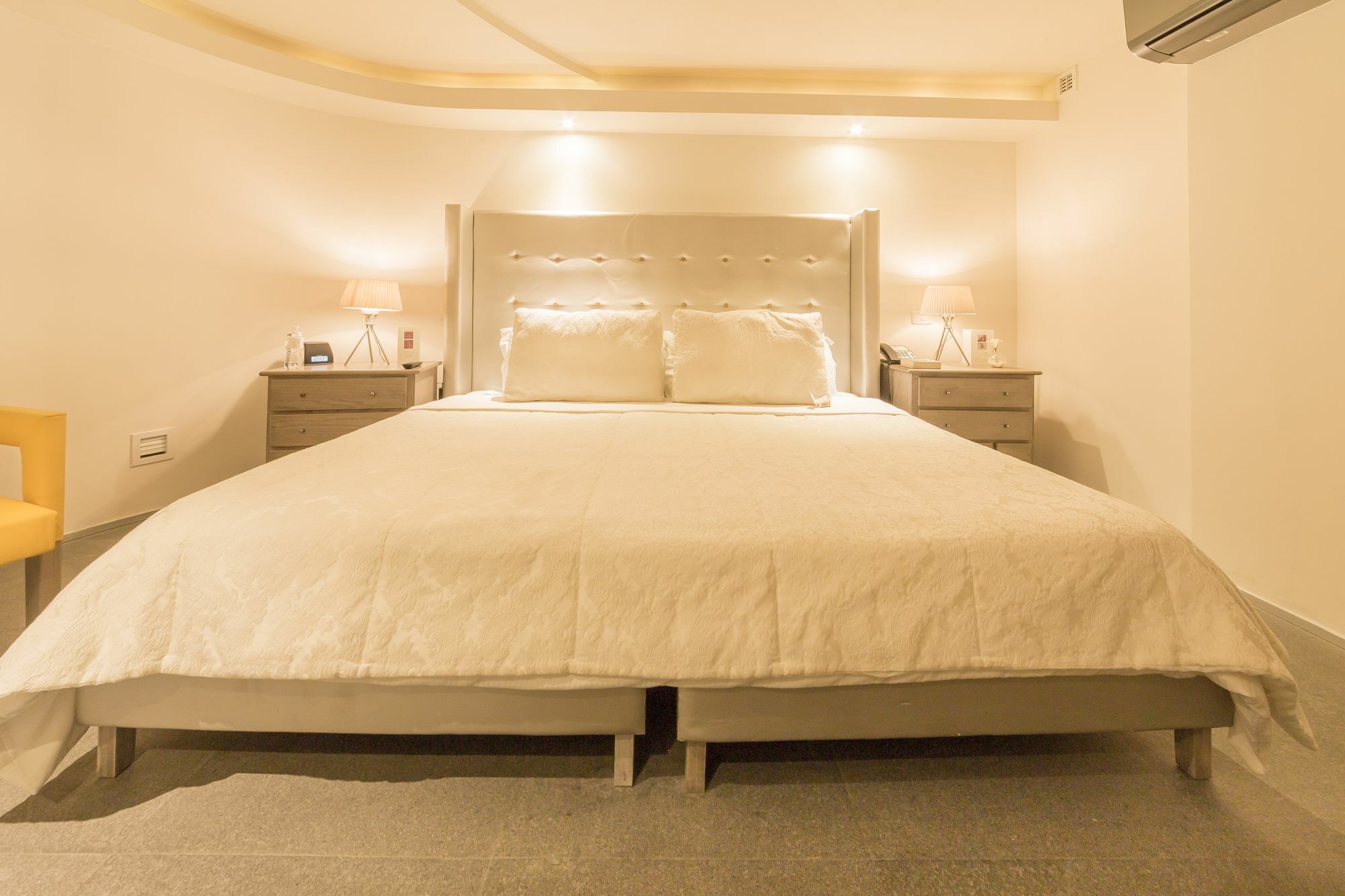 Suites Contempo Мехико Экстерьер фото A bedroom